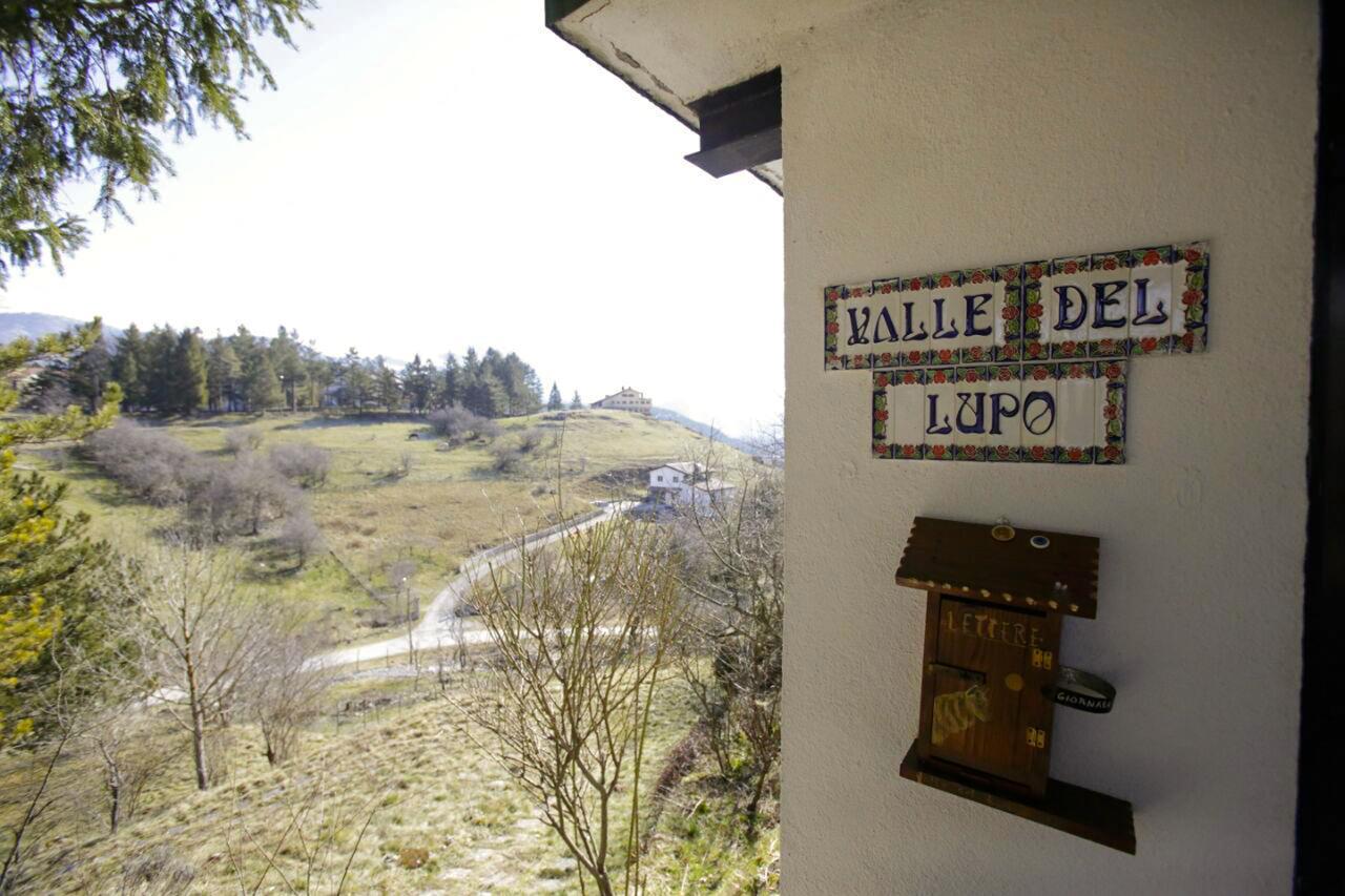 Hotel Valle Del Lupo Pescasseroli Exteriör bild